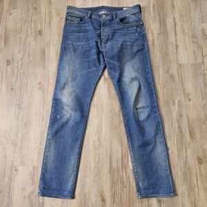 Diesel Men's Buster Regular Slim-tapered Distressed Blue Demin Jeans 33x32